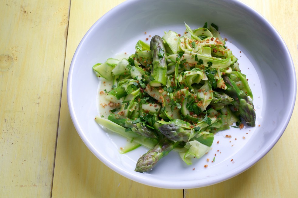 Asparagus ‘Pasta’ with Garlicky Bread Crumbs