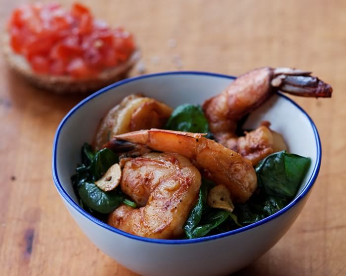 Shrimp with Spinach, Garlic and Smoked Paprika