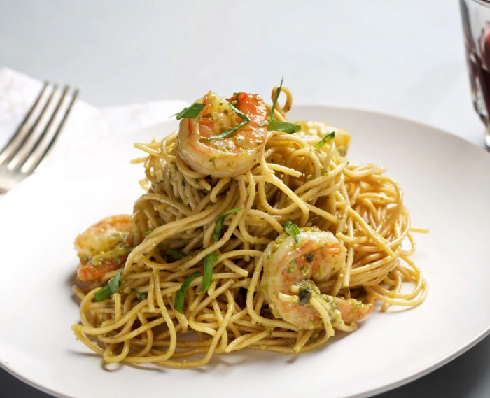 Spaghetti with Shrimp and Pesto
