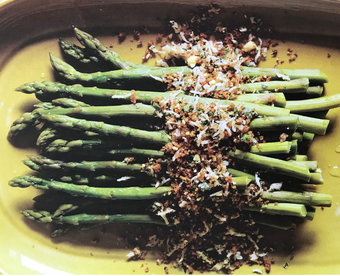 Asparagus with Mimosa Topping