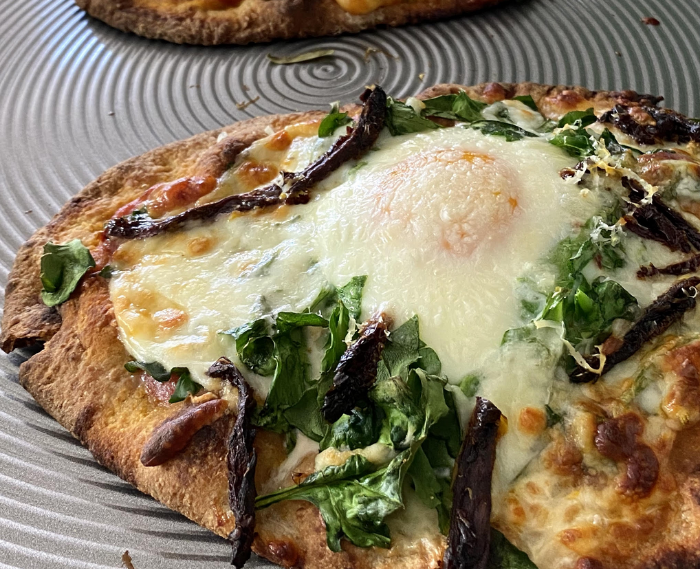 Flatbread Pizzas with Spinach and Egg