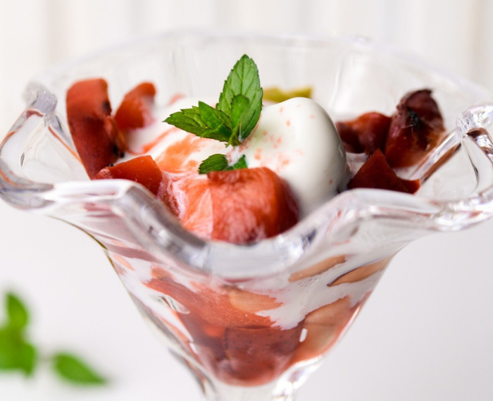 Grilled Fruit Sundaes With Strawberry Sauce