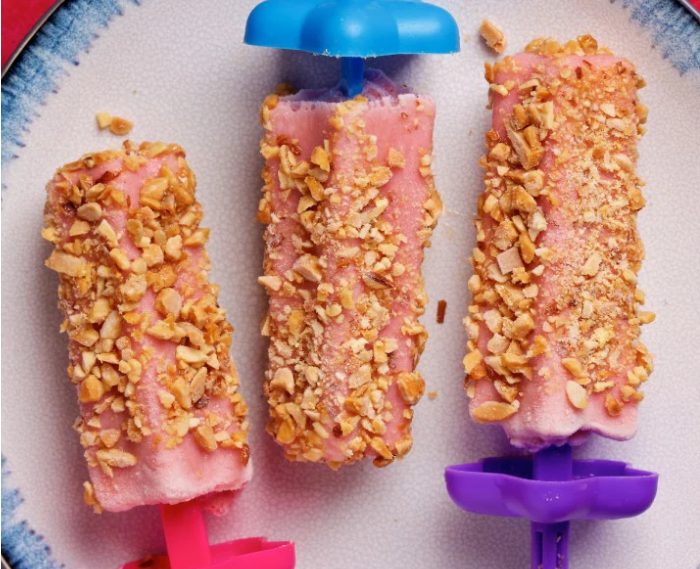 Strawberry Almond Breakfast Pops