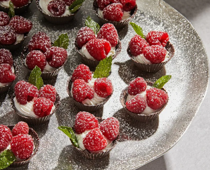 Chocolate Cups With Ricotta Cream and Raspberries